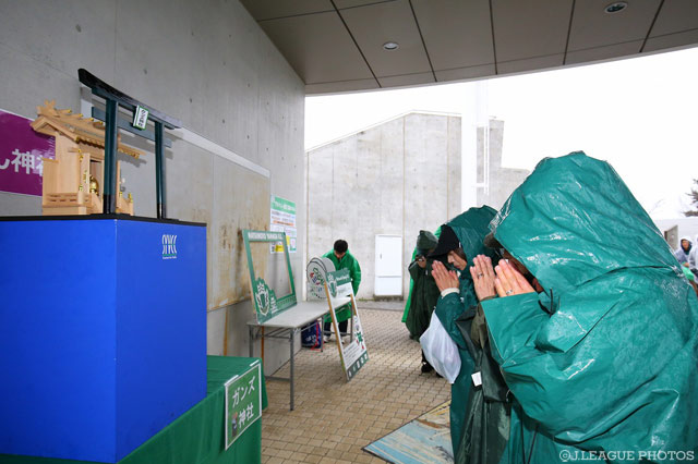 最後は見えざる力に頼るしかない。３位松本、プレーオフに挑む【Ｊ１昇格プレーオフ 準決勝 松本vs岡山】