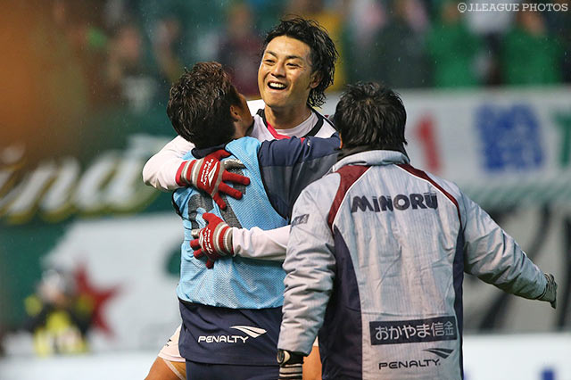 試合終了間際に決勝点を決め、1得点1アシストの赤嶺 真吾（岡山）【Ｊ１昇格プレーオフ 準決勝 松本vs岡山】