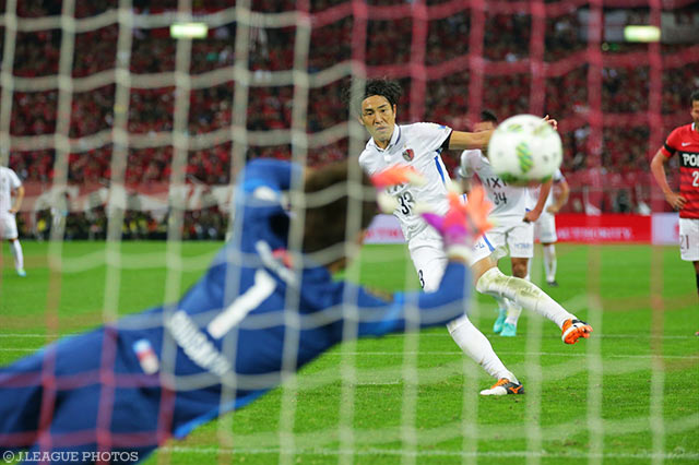 値千金の逆転PKを決めた金崎 夢生（鹿島）【明治安田ＣＳ 決勝 第2戦 浦和vs鹿島】