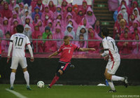 いつも通りの積極的な攻撃参加を見せるソウザ（Ｃ大阪）【Ｊ１昇格プレーオフ 決勝 Ｃ大阪vs岡山】