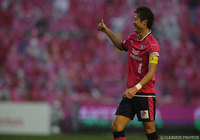 雨の中、キャプテン柿谷 曜一朗（Ｃ大阪）は笑顔でチームを鼓舞【Ｊ１昇格プレーオフ 決勝 Ｃ大阪vs岡山】