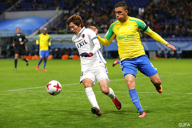 厳しいマークを受ける土居 聖真（鹿島）【クラブＷ杯 準々決勝 サンダウンズvs鹿島】