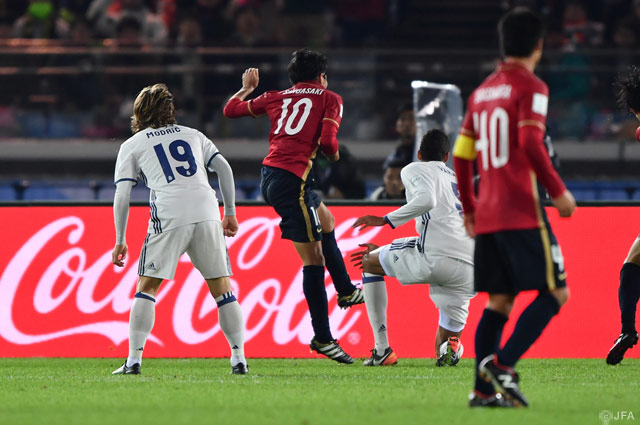 前半終了間際、柴崎 岳の左足ボレーで同点に追いついた鹿島【クラブＷ杯 決勝 レアル・マドリードvs鹿島】