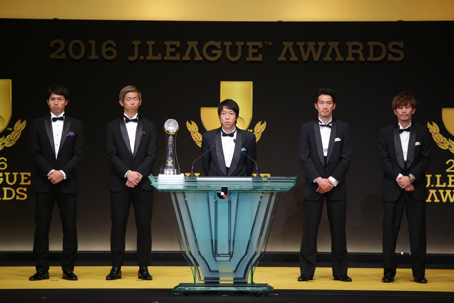 最優秀選手賞を受賞しスピーチをする川崎Ｆの中村【２０１６Ｊリーグアウォーズ】