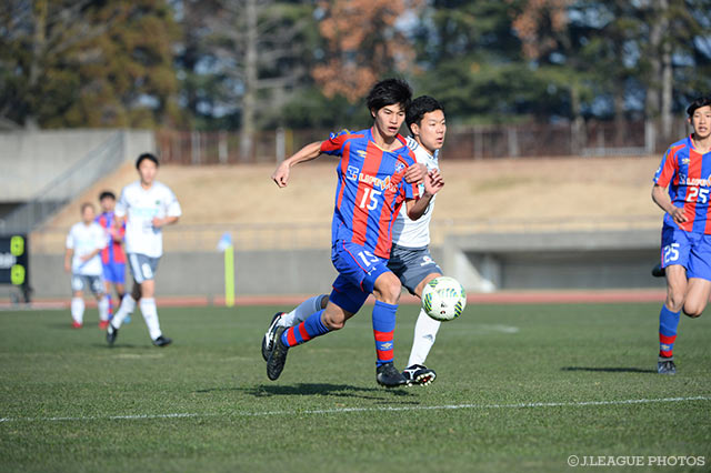 中盤でボールを運ぶ小林　幹（ＦＣ東京U-18）【JINYC GS 第1節 ＦＣ東京U-18vs松本U-18】