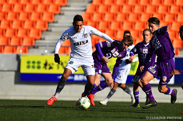 試合はフィゲレンセが優勢となり、相手の倍以上のシュートを放った【JINYC GS 第1節 パースグローリーvsフィゲレンセ】