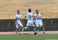 終了間際に3点目を決め喜ぶパースグローリーのリリー ワーランド【JINYC GS 第2節 松本U-18vsパースグローリー】