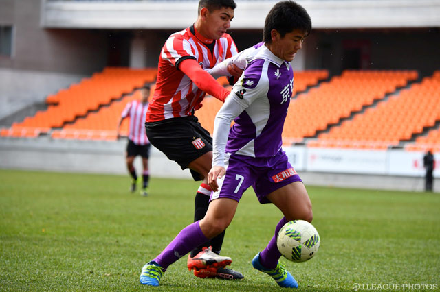 京都の攻撃を背負う財前 淳（京都）【JINYC GS 第3節 京都vsエストゥディアンテス】