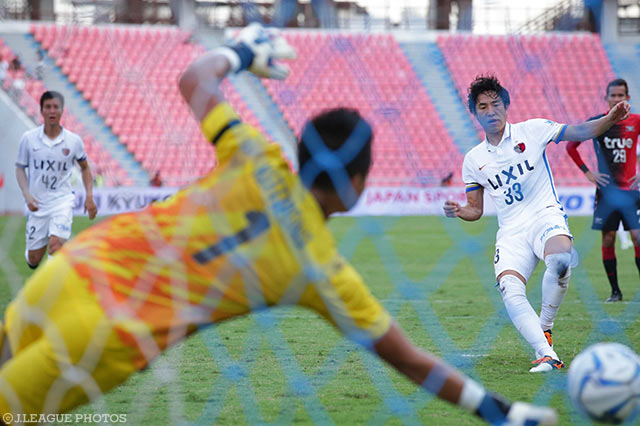 自ら得たPKを決め、反撃の狼煙を上げた金崎 夢生（鹿島）【アジアチャレンジ バンコクＵvs鹿島】