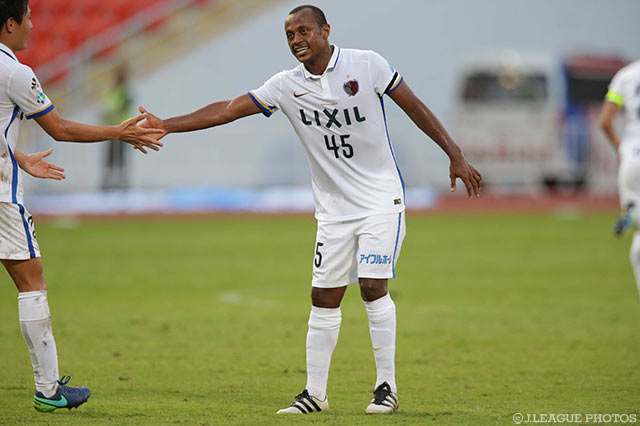 直接FKを鮮やかに決め、1点差としたレオ シルバ（鹿島）【アジアチャレンジ バンコクＵvs鹿島】