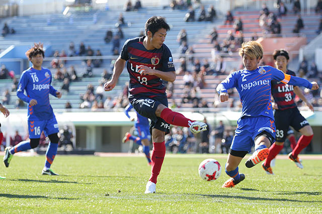 強烈なシュートで長崎ゴールを強襲した赤﨑 秀平（鹿島）【DAZNニューイヤー杯 宮崎ラウンド 長崎vs鹿島】