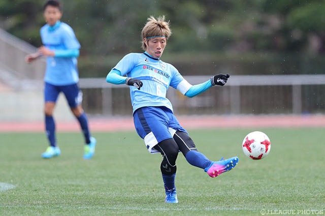 67分まで中盤で奮闘した中里 崇宏（横浜FC）【DAZNニューイヤー杯 宮崎ラウンド 鹿島vs横浜FC】