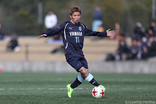 先制点の起点となる鋭い縦パスが光った松浦 拓弥（磐田）【DAZNニューイヤー杯 鹿児島ラウンド 北九州vs磐田】