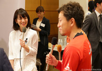 インタビューをするＪリーグ女子マネージャーの佐藤 美希さん【２０１７Ｊリーグキックオフカンファレンス】