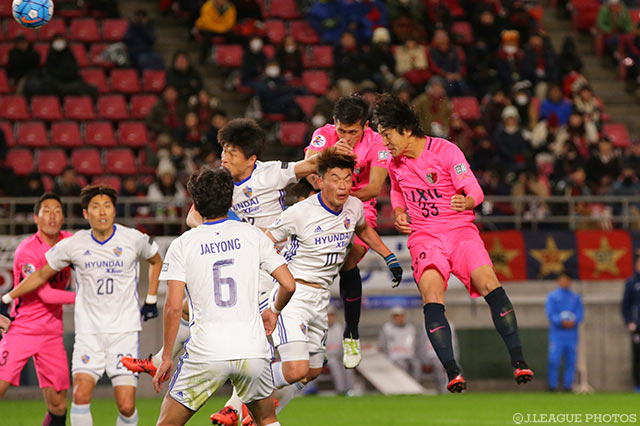 CKを金崎 夢生（#33）が打点の高いヘディングで押し込み、鹿島が先制【ＡＣＬ GS MD1 鹿島vs蔚山】