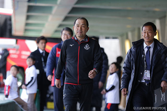 名古屋の指揮官に就任した風間 八宏監督。開幕戦は戦術の浸透具合が問われる【明治安田Ｊ２ 第1節 名古屋vs岡山】