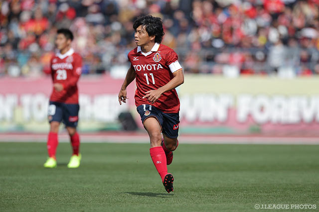 佐藤 寿人（名古屋）は開幕戦に先発出場。オフザボールの動きはお手本のよう【明治安田Ｊ２ 第1節 名古屋vs岡山】