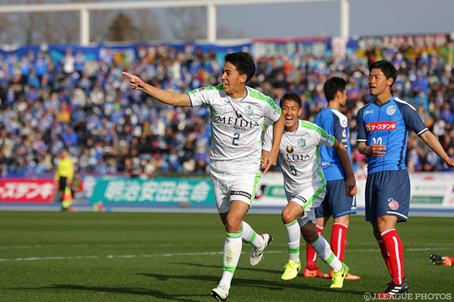 66分に均衡を破る先制ゴールを決めた菊地 俊介（湘南）【明治安田Ｊ２ 第1節 長崎vs群馬】