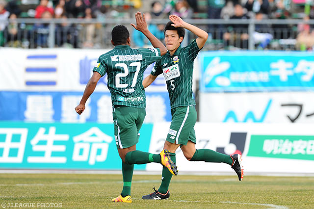 FKを頭で合わせて得点し、反撃の狼煙を上げた青木 翼（岐阜）【明治安田Ｊ２ 第1節 岐阜vs山口】