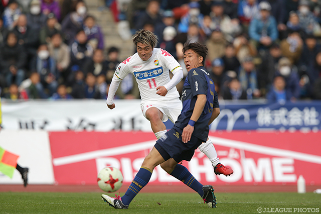 積極的にゴールを狙う船山 貴之（千葉）【明治安田Ｊ２ 第1節 町田vs千葉】