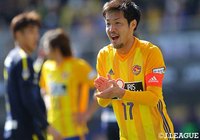 チームを鼓舞するキャプテン富田 晋伍（仙台）【明治安田Ｊ１ 第1節 仙台vs柏】