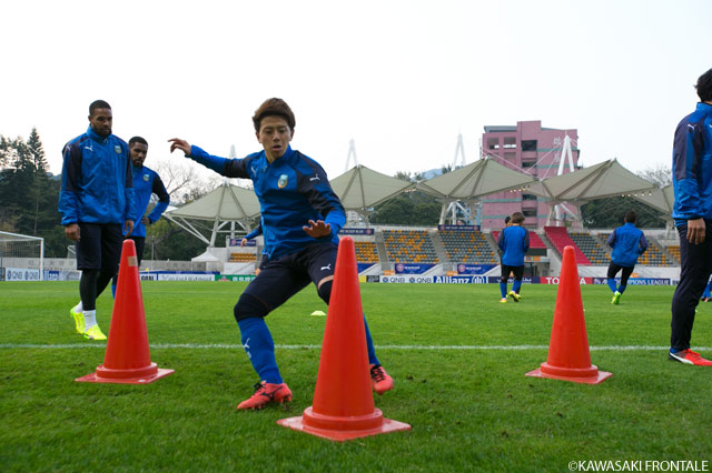 前日練習を精力的に取り組む川崎Ｆの選手たち【ＡＣＬ GS MD2 イースタンSCvs川崎Ｆ】