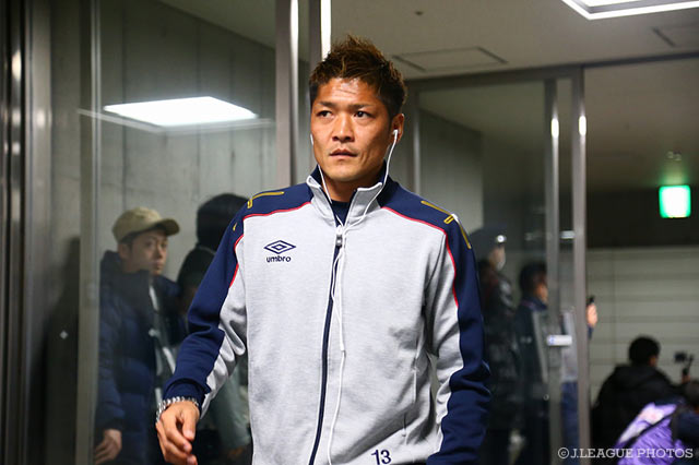 会場入りするFC東京の大久保 嘉人。移籍後リーグ戦初得点はなるか【明治安田Ｊ１ 第2節 FC東京vs大宮】