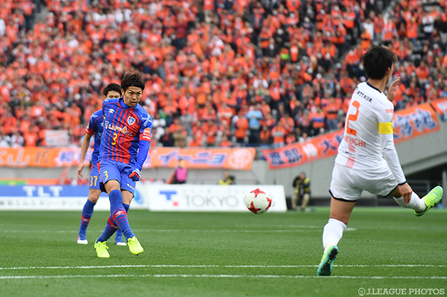 66分に均衡を破るミドルシュートを決めた森重 真人（FC東京）【明治安田Ｊ１ 第2節 FC東京vs大宮】