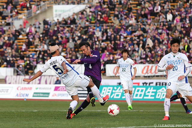 土壇場の90分に決勝ゴールを決めた田中 マルクス闘莉王（京都）【明治安田Ｊ２ 第2節 京都vs徳島】