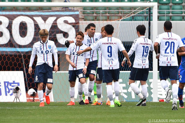 GKの逆を突いて先制PKを決めたイバ（横浜FC #14）【明治安田Ｊ２ 第2節 長崎vs横浜FC】