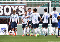 GKの逆を突いて先制PKを決めたイバ（横浜FC #14）【明治安田Ｊ２ 第2節 長崎vs横浜FC】