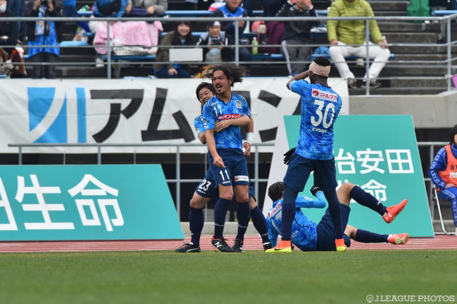 後半アディショナルタイムに逆転ゴールを決めた馬場 賢治（讃岐 #11）【明治安田Ｊ２ 第2節 讃岐vs町田】