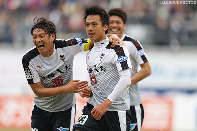 試合終了間際の同点ヘッドで勝点1をもたらした小谷 祐喜（熊本）【明治安田Ｊ２ 第2節 岡山vs熊本】