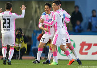 技ありの同点弾でゴールネットを揺らした高橋 義希（鳥栖 #14）【明治安田Ｊ１ 第2節 川崎Ｆvs鳥栖】