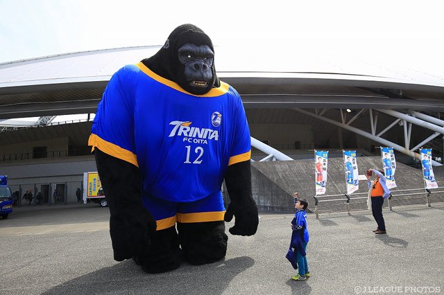 度肝を抜く巨大なゴリラが登場！【明治安田Ｊ２ 第3節 大分vs山口】