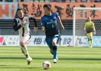 力強いドリブル突破から追加点を演出した福森 直也（大分）【明治安田Ｊ２ 第3節 大分vs山口】