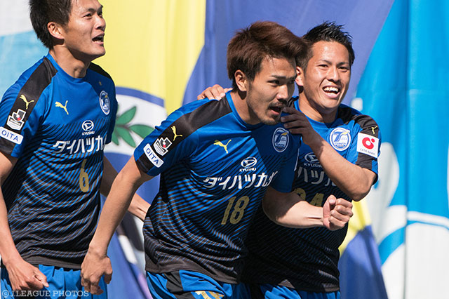 交代出場から2分後に貴重な追加点を挙げた伊佐 耕平（大分）【明治安田Ｊ２ 第3節 大分vs山口】