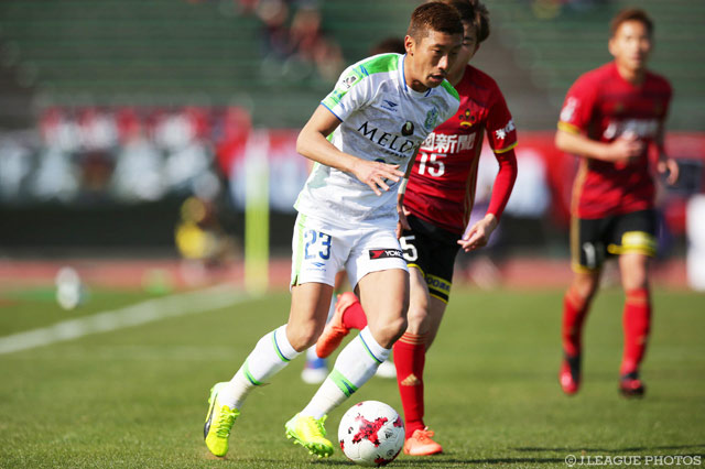 61分に惜しいシュートを放った高山 薫（湘南）【明治安田Ｊ２ 第3節 金沢vs湘南】