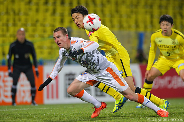 この試合最多となる3本のシュートを放ったミッチェル デューク（清水）【ルヴァンカップ GS 第1節 柏vs清水】