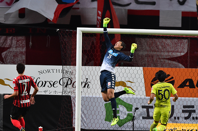 22本のシュートを浴びながら1点に抑えたク ソンユン（札幌）【明治安田Ｊ１ 第4節 札幌vs広島】