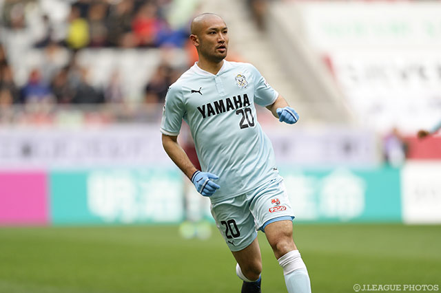 マークに苦しみ、61分にピッチを退いた川又 堅碁（磐田）【明治安田Ｊ１ 第4節 神戸vs磐田】