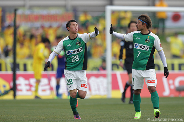 13分に相手オウンゴールで先手を取った相模原【明治安田Ｊ３ 第4節 相模原vs北九州】