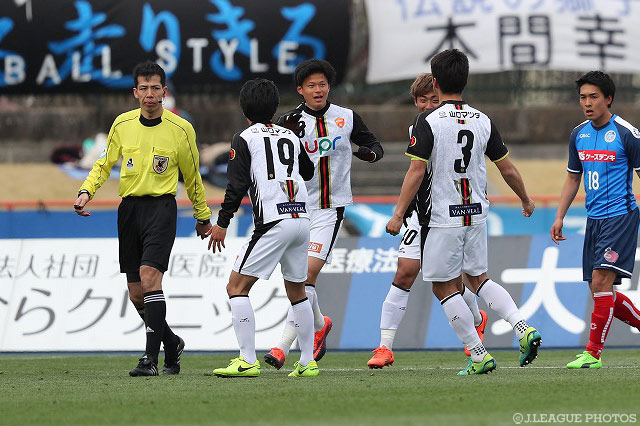 同点PKを決め、加入後初得点を挙げた小野瀬 康介（山口 #8）【明治安田Ｊ２ 第6節 水戸vs山口】