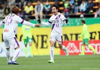 同点で迎えた60分、ゴール角に勝ち越しゴールを決めた仙頭 啓矢（京都）【明治安田Ｊ２ 第6節 千葉vs京都】