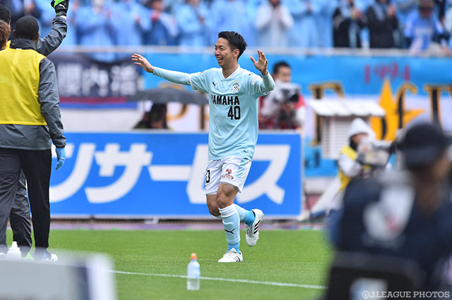 後半序盤の追加点でリードを3点に広げた川辺 駿（磐田）【明治安田Ｊ１ 第5節 磐田vs清水】