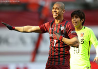 ポスト直撃の惜しいヘディングシュートを放ったニウトン（神戸）【明治安田Ｊ１ 第5節 神戸vs浦和】