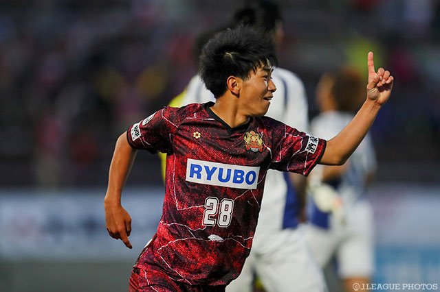 Ｊ初得点を含む2ゴールで鮮烈なデビューを飾った名倉 巧（琉球）