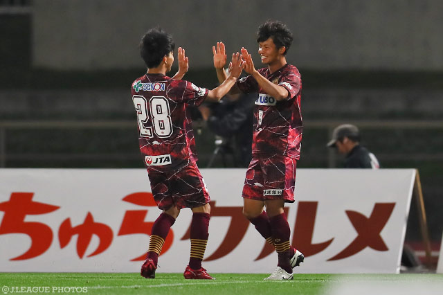 貴重な追加点を決め、今季初勝利に貢献した富樫 佑太（琉球 #9）