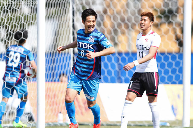 前半終了間際に先制ヘッドを押し込んだ有薗 真吾（秋田）【明治安田Ｊ３ 第4節 秋田vs盛岡】