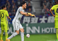 好セーブを連発して、今季初勝利に貢献した林 卓人（広島）【明治安田Ｊ１ 第6節 Ｇ大阪vs広島】